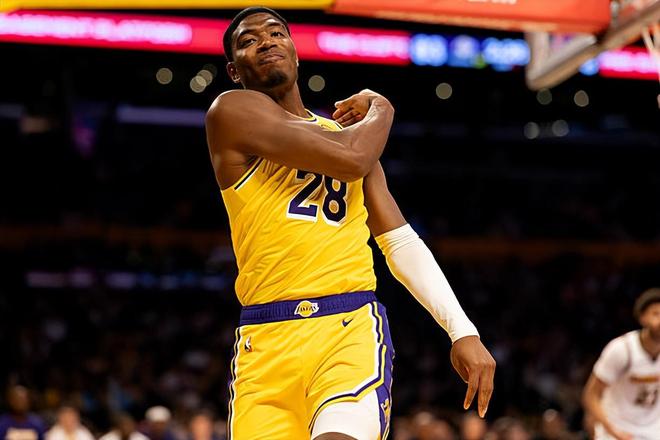 湖人绝杀魔术豪取9连胜 八村塁低迷难掩球队强势