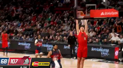 杨瀚森NBA首分亮相 快攻暴扣展现适应力