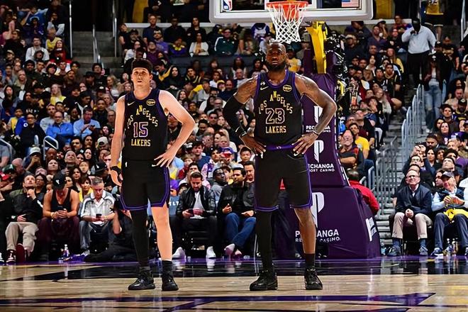 湖人轻取骑士迎四连胜 里夫斯状态低迷引季后赛