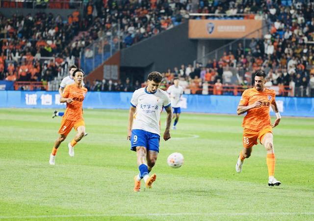 山东泰山客场迎战河南队 阵容调整面临关键挑战