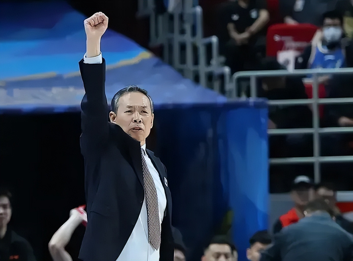 山东惜败北京许利民：篮板短板成隐患 勇敢用人